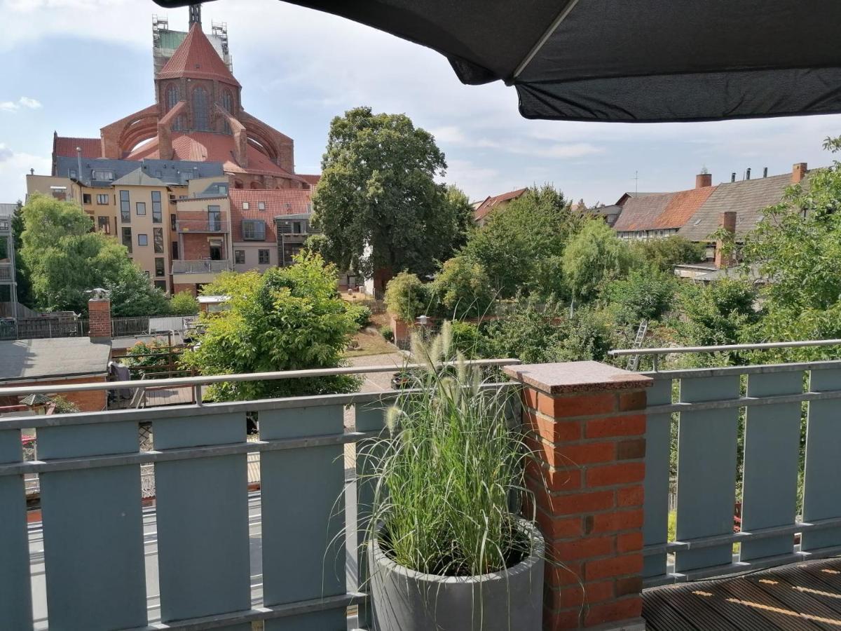 Townhouse Altstadt Wismar Upper Apartment Mit Zwei Terrassen Экстерьер фото